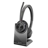 Esta es la imagen de diadema hp poly 77y99aa voyager 4320 uc/ inalambrica bluetooth binaural dongle usb-a alcance de 50m hasta 24 h de conversacion conexion hasta 2 dispositivos (con base de carga)